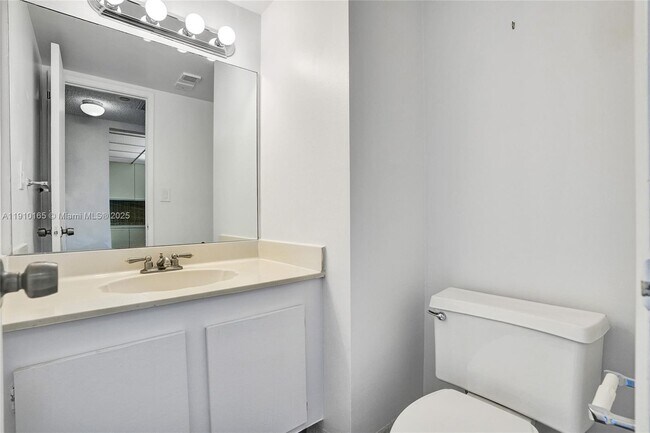 Building Photo - 18151 NE 31st Ct