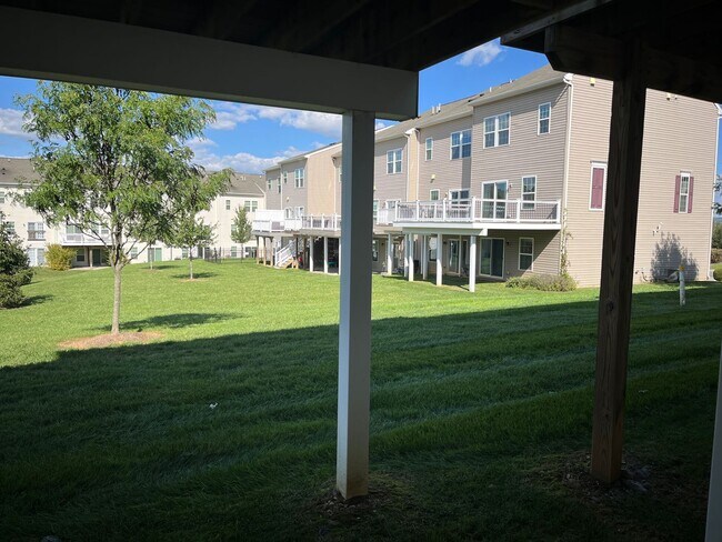 Building Photo - 1253 Elderslie Ln