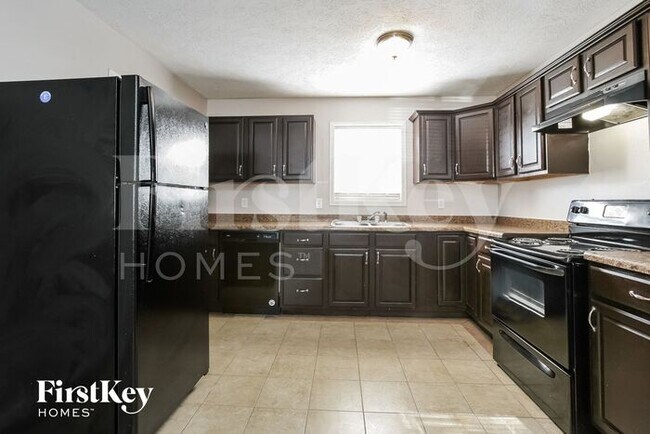 Building Photo - 6305 Kellum Dr