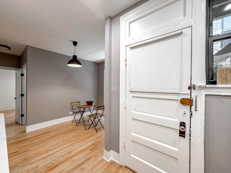 Building Photo - 626 W Stratford Pl