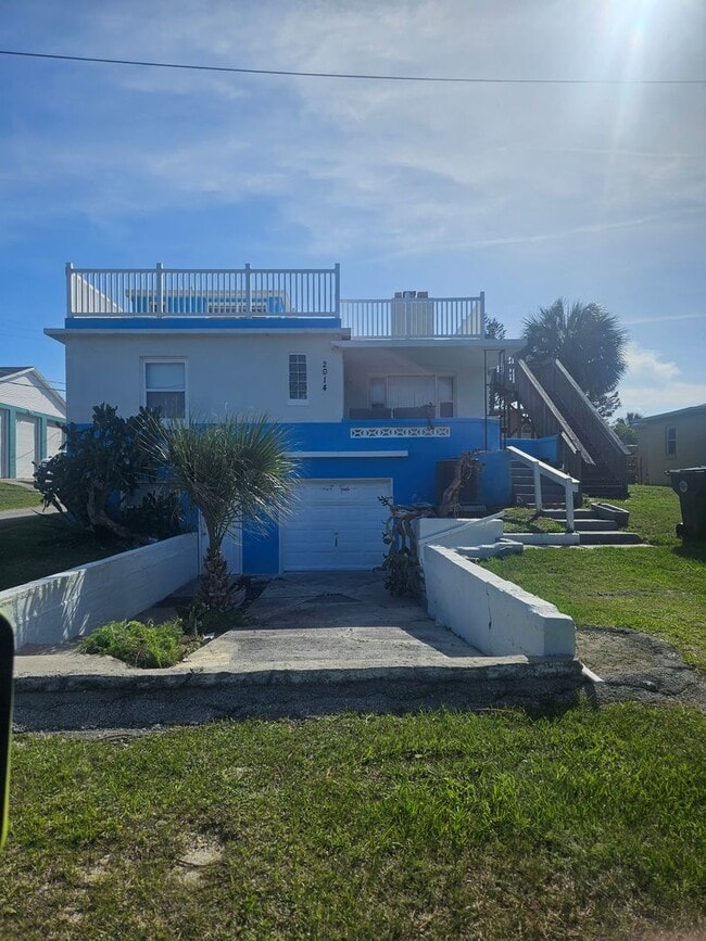 Building Photo - 2014 Blais Ave