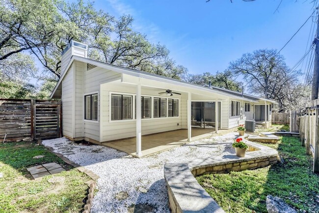 Building Photo - 8126 Ceberry Dr