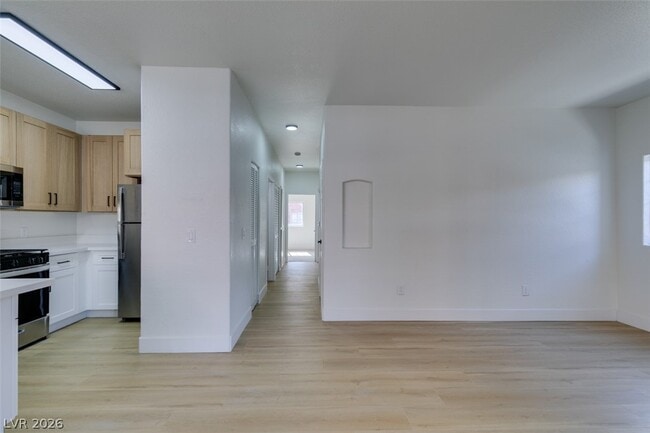 Building Photo - 4730 E Craig Rd