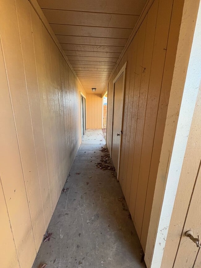 Building Photo - NW Condo coming soon!