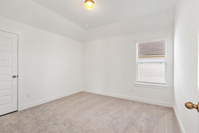 Building Photo - 203 Shining Succulent Dr