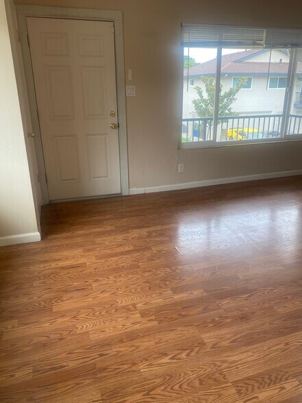 Building Photo - 2304 Peppertree Way