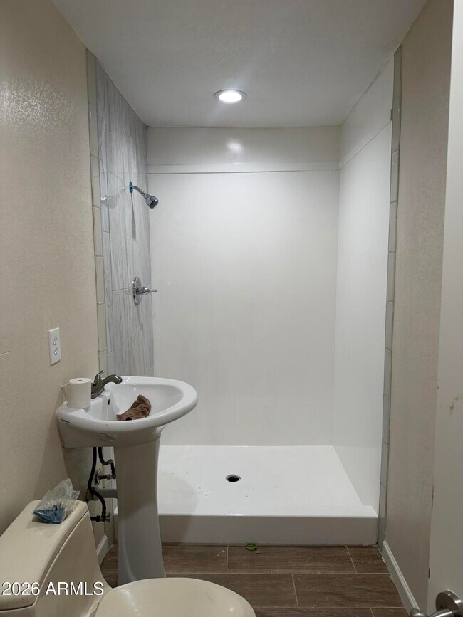 Building Photo - 15607 N Factory St