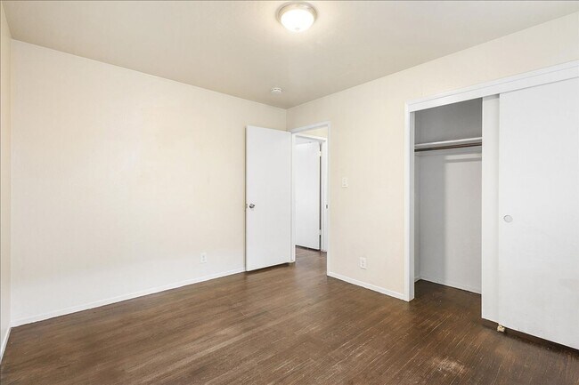 Building Photo - 267 Flint Ct