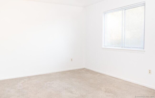Building Photo - 211 Windgate Cir