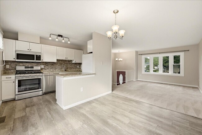 Building Photo - 5481 Saddler Ln
