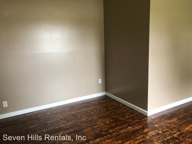 Building Photo - 1027 W Main St