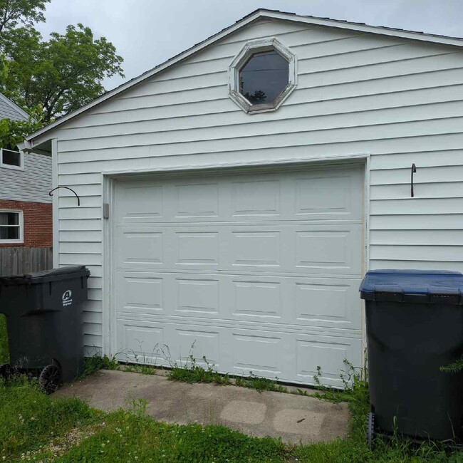 Building Photo - 3842 Meachem Rd