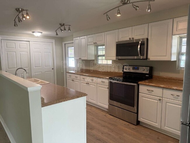 Building Photo - 17719 Carthage Ave