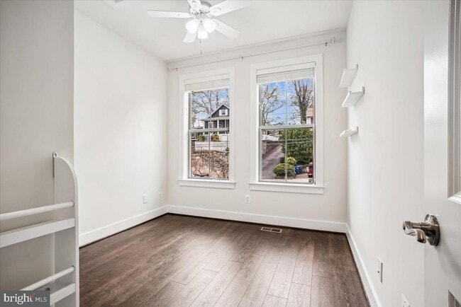 Building Photo - 3016 20th St S