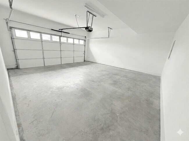 Building Photo - 1417 Kramer Ln