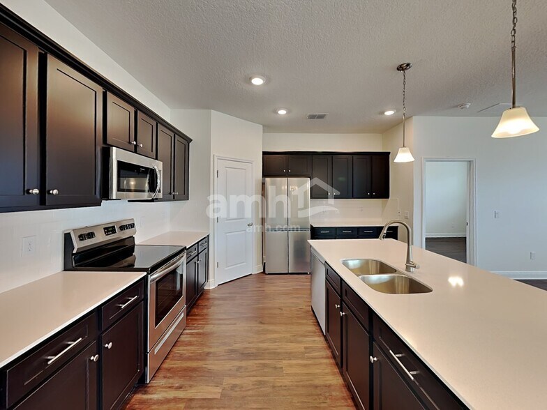 Building Photo - 2725 Ponds Trl