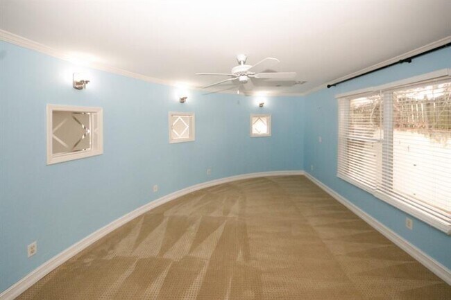 Building Photo - 1354 Brookhaven Village Cir NE