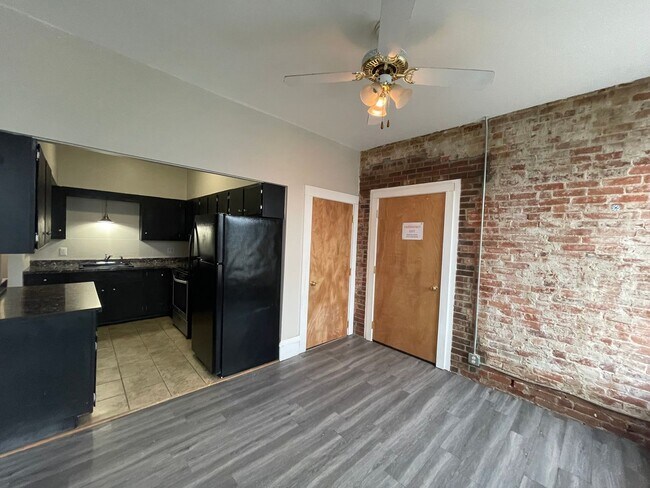 Building Photo - Bright & Spacious 2-Bedroom in Downtown Adams – $1,450/month