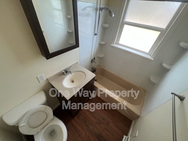 Building Photo - 1236 Wilshire Ave