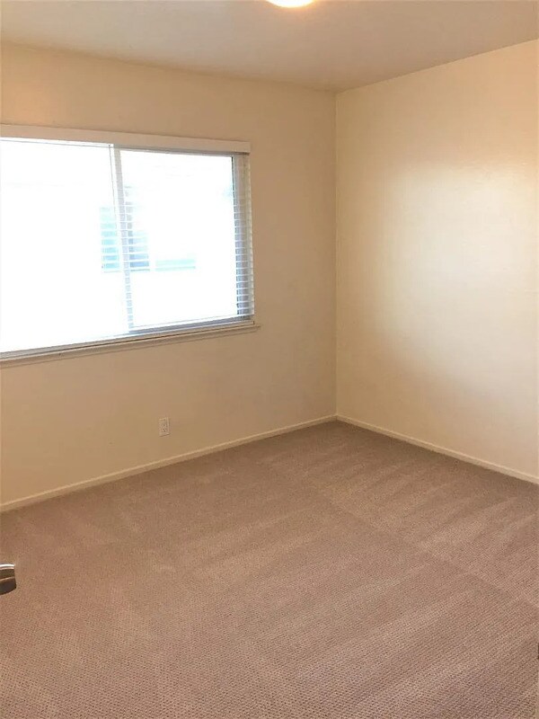 Building Photo - 272 Tradewinds Ct