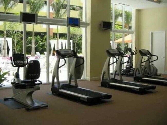 Building Photo - 2775 NE 187th St