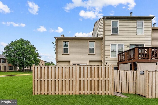 Building Photo - 7302 Rokeby Dr