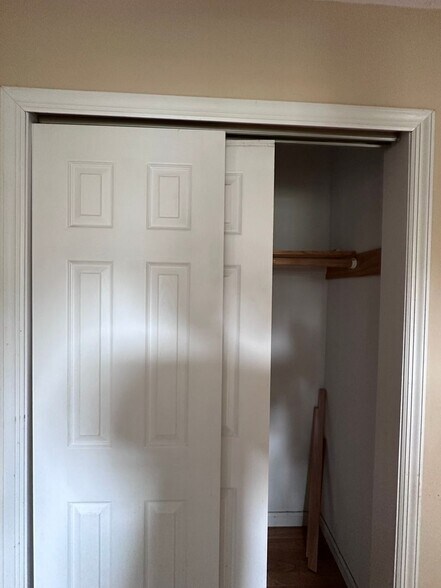 Building Photo - 2 Concord Dr