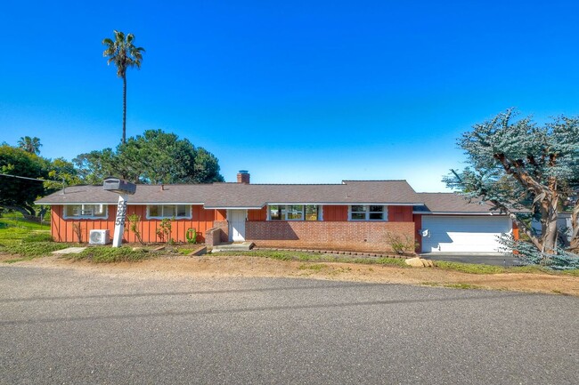 Primary Photo - Beautiful Two Bedroom Home in Vista