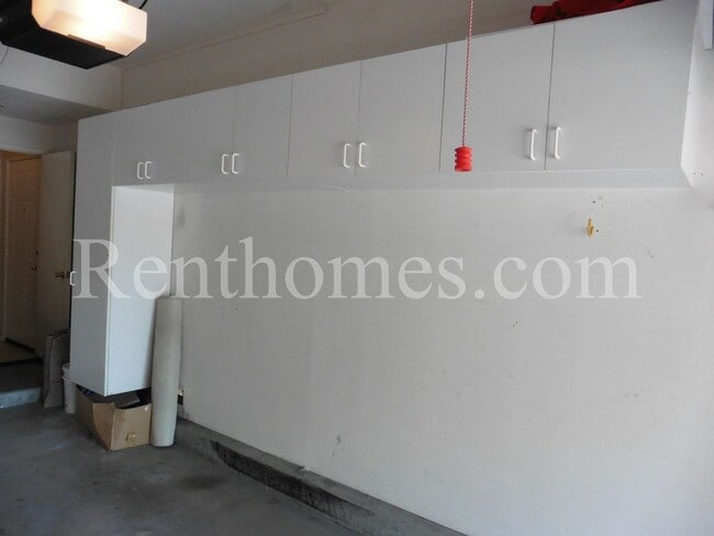 Building Photo - 11881 Spruce Run Dr
