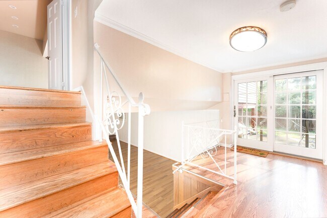 Building Photo - Gorgeous 5BR/3FB Bethesda Home - Spacious ...