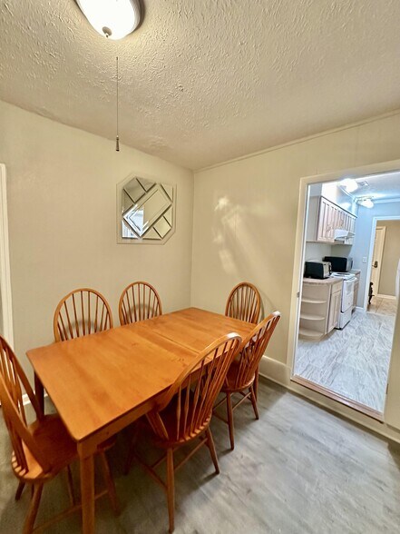 Building Photo - 4406 Tarpon Dr