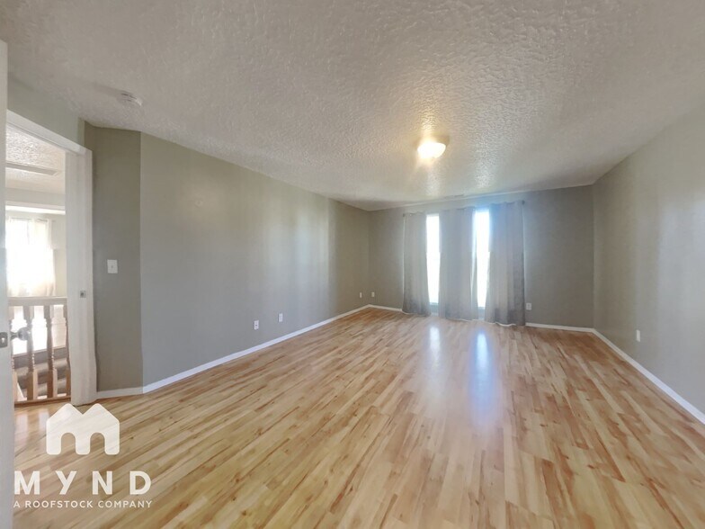 Building Photo - 2711 NE 154th Ct