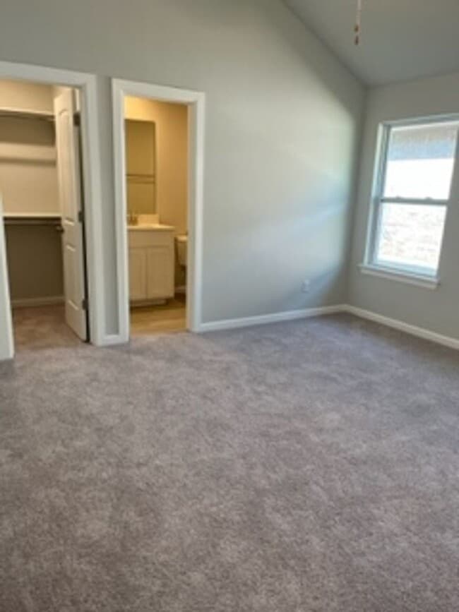 Building Photo - Enchanting New Home
