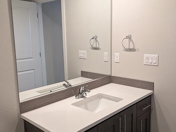 Building Photo - 8733 S 1st St