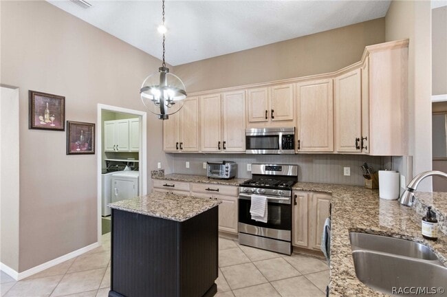 Building Photo - 467 W Mickey Mantle Path