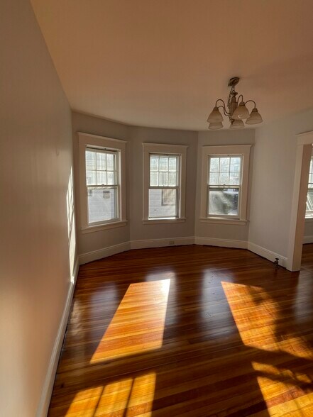 Beautiful hardwood floors - 621 Undercliff Ave