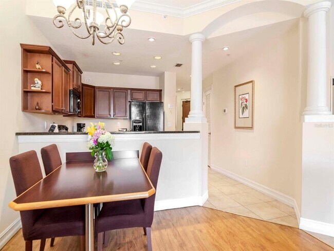 Building Photo - 13941 Clubhouse Dr