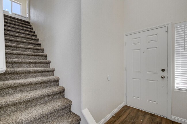 Building Photo - Single-Family Home in a Cul-de-Sac 3BD/2.5BA – Freshly Updated & Move-In Ready!