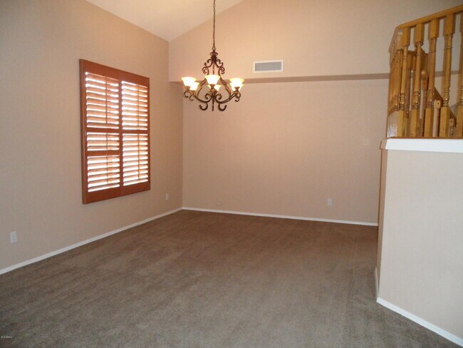 Building Photo - 687 S Sahuaro Dr