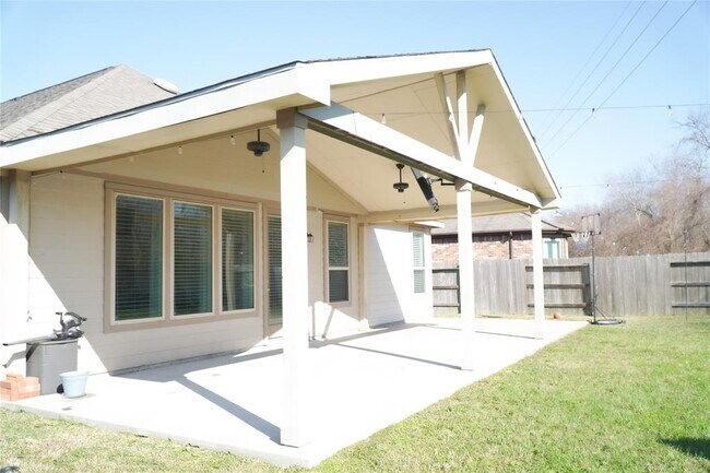 Building Photo - 3308 Regal Park Ln