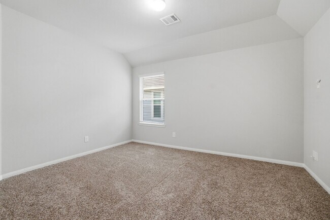 Building Photo - 22210 Great Royal Ln