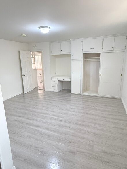 Building Photo - 9024 Emperor Ave