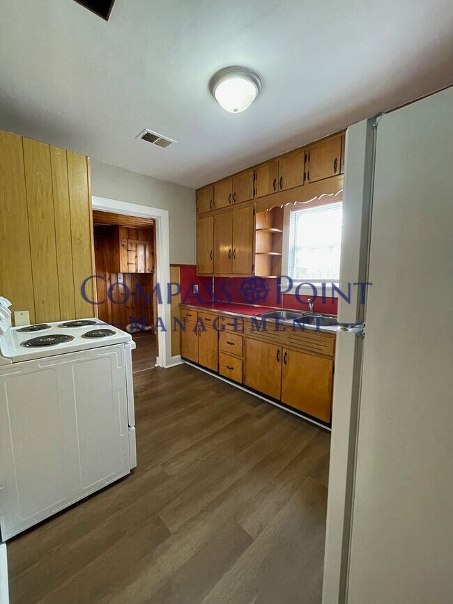 Building Photo - COME RELAX IN YOUR NEW HOME! -First Month's Rent Free!