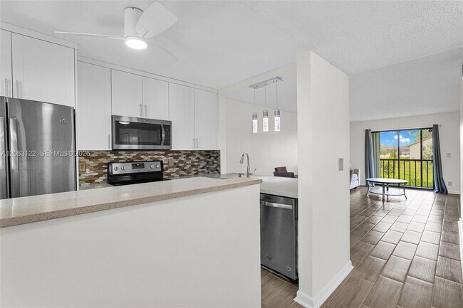 Building Photo - 7142 Golf Colony Ct