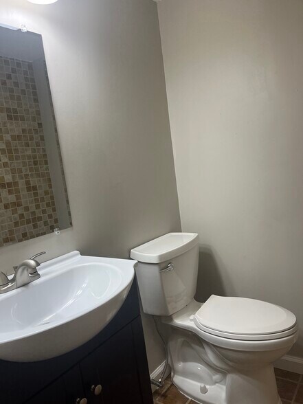 Building Photo - 356 Avonwick Pl