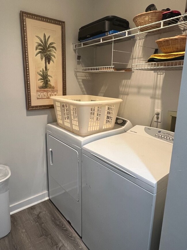 Building Photo - Unfurnished First Floor 3BR Condo in Sea P...