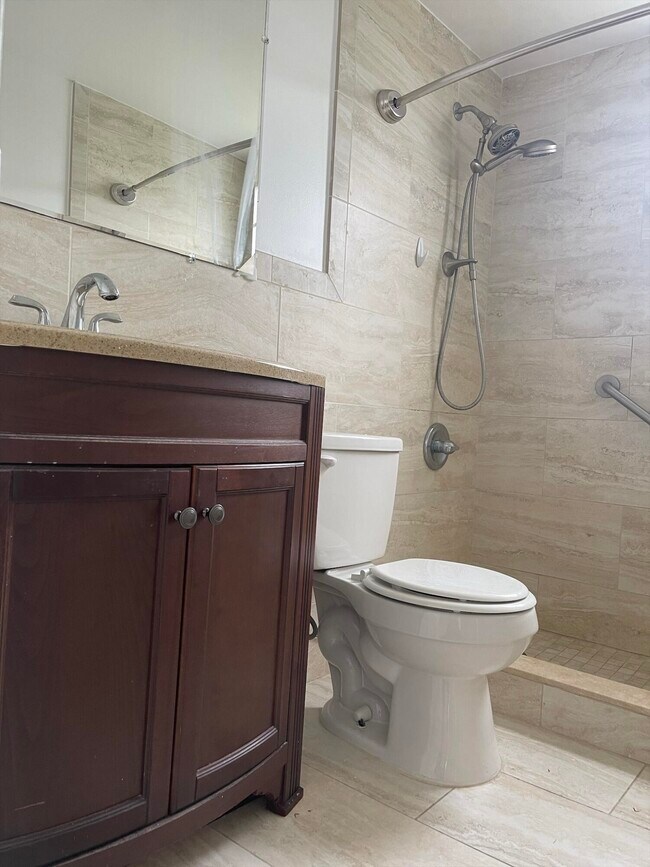 Building Photo - 172 Salisbury I