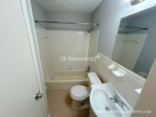 Building Photo - 3830 Philsdale Ave