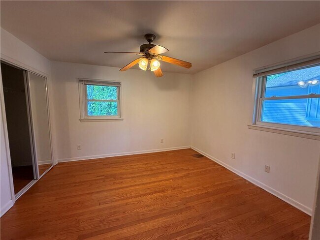 Building Photo - 1395 Siesta Ln