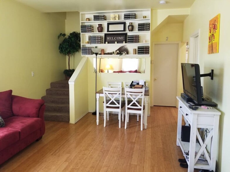 Shared Living Room - 2103 Broadway St NE
